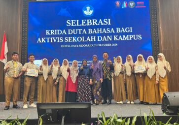 UPT SMPN 1 Gresik Borong Prestasi di Lomba Drama Bahasa Daerah Tingkat Jawa Timur